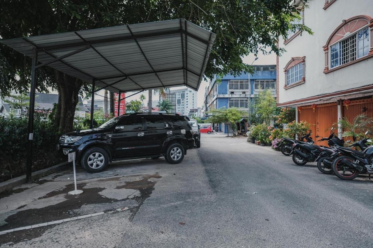 Reddoorz near Nagoya Hill Mall Batam 5 Esterno foto