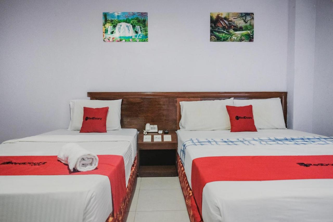 Reddoorz near Nagoya Hill Mall Batam 5 Esterno foto