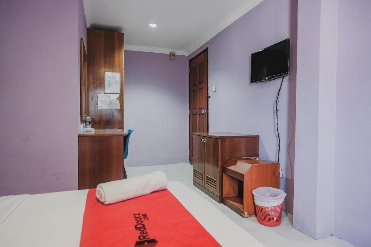 Reddoorz near Nagoya Hill Mall Batam 5 Esterno foto